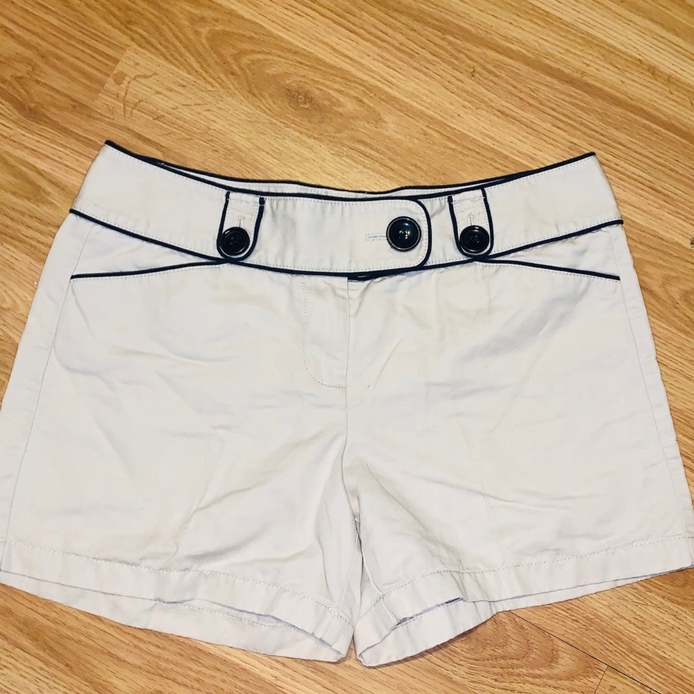 Size 8 tan Ann Taylor shorts